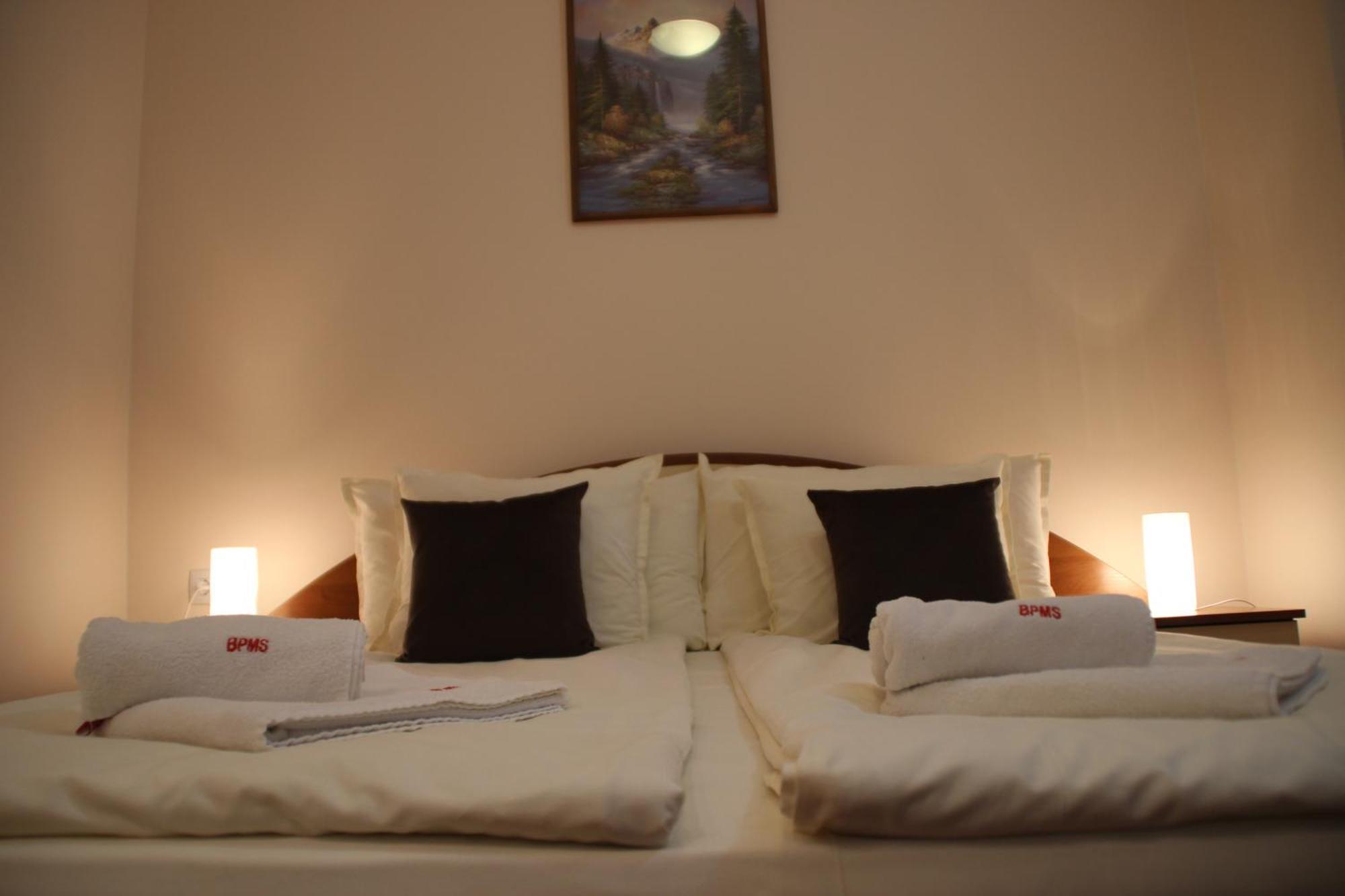 Charming One Bed Apartment 423 In Main Flora Building Borowec Zewnętrze zdjęcie
