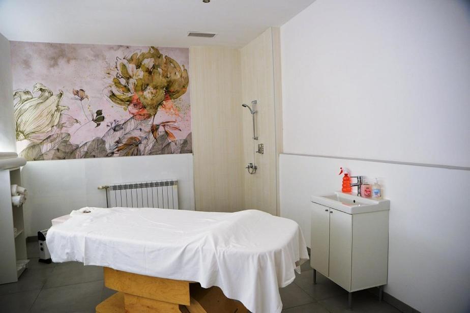 Charming One Bed Apartment 423 In Main Flora Building Borowec Zewnętrze zdjęcie