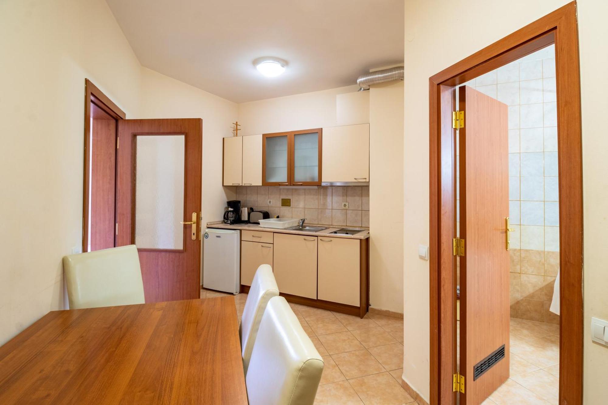 Charming One Bed Apartment 423 In Main Flora Building Borowec Zewnętrze zdjęcie
