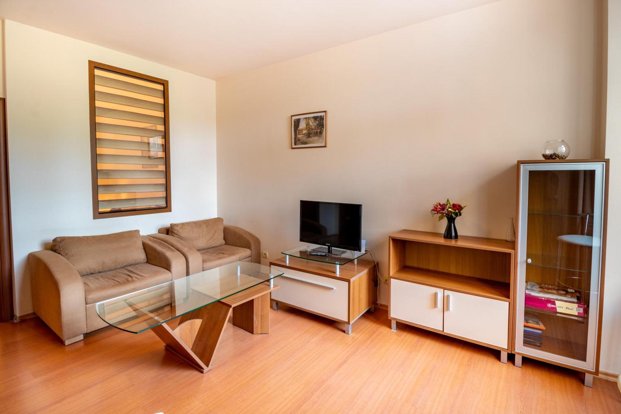 Charming One Bed Apartment 423 In Main Flora Building Borowec Zewnętrze zdjęcie