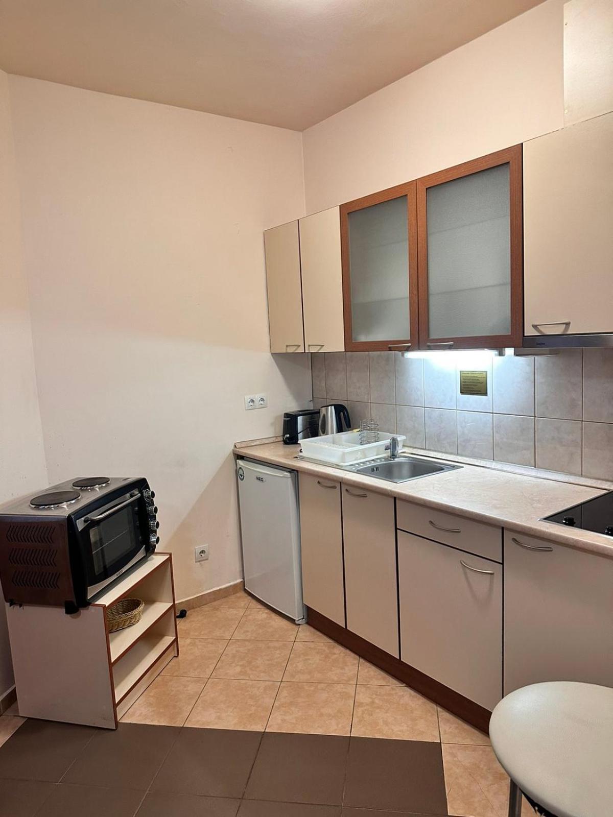 Charming One Bed Apartment 423 In Main Flora Building Borowec Zewnętrze zdjęcie